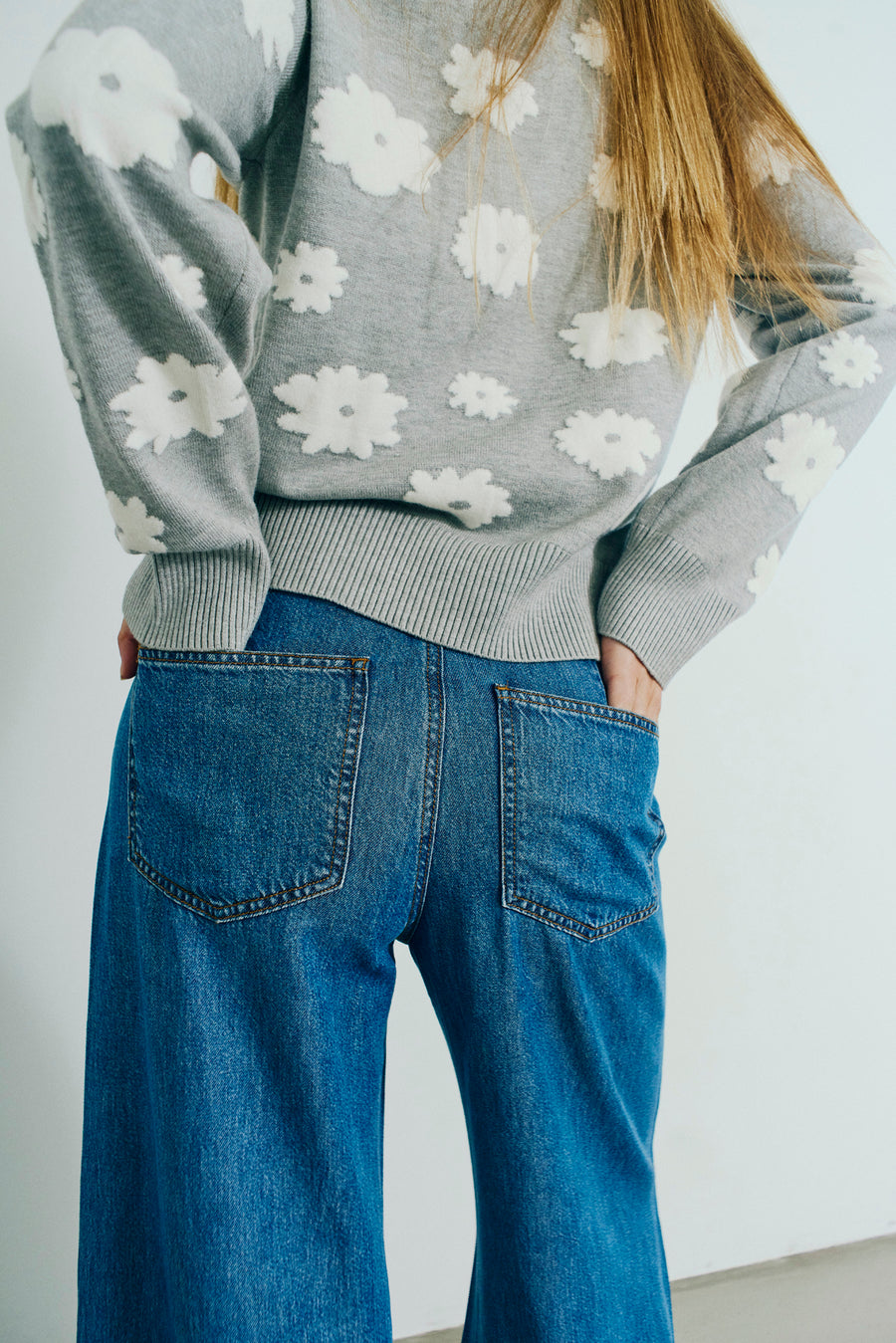 FQALPI - PULLOVER - HVID OG GRÅ